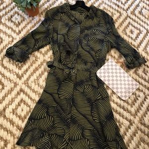 Ann Taylor ‘shirt dress’, with belt. Size M.